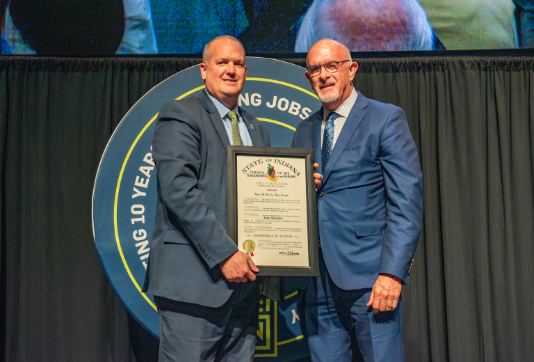 John Urbahns receiving Sagamore award